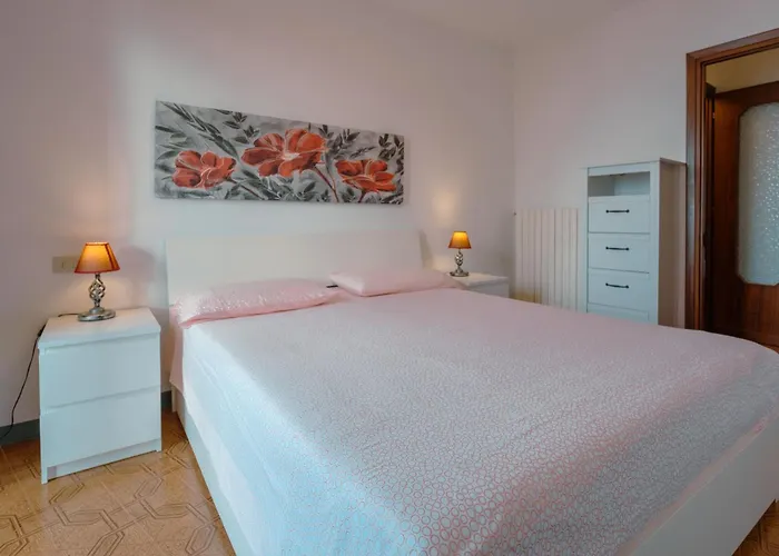 Apartament House Carla Bellano